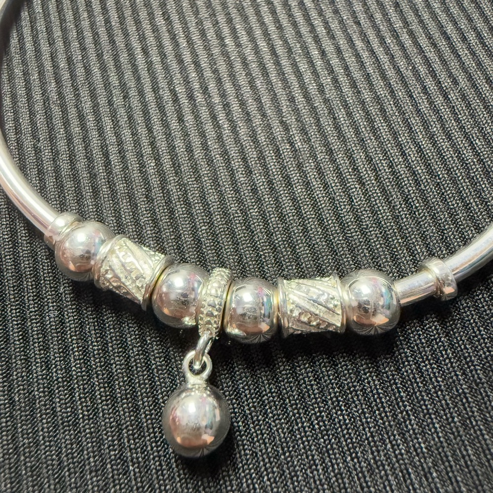 Ladies Charm cuff Bangle 18-20 - Picture 3 of 3